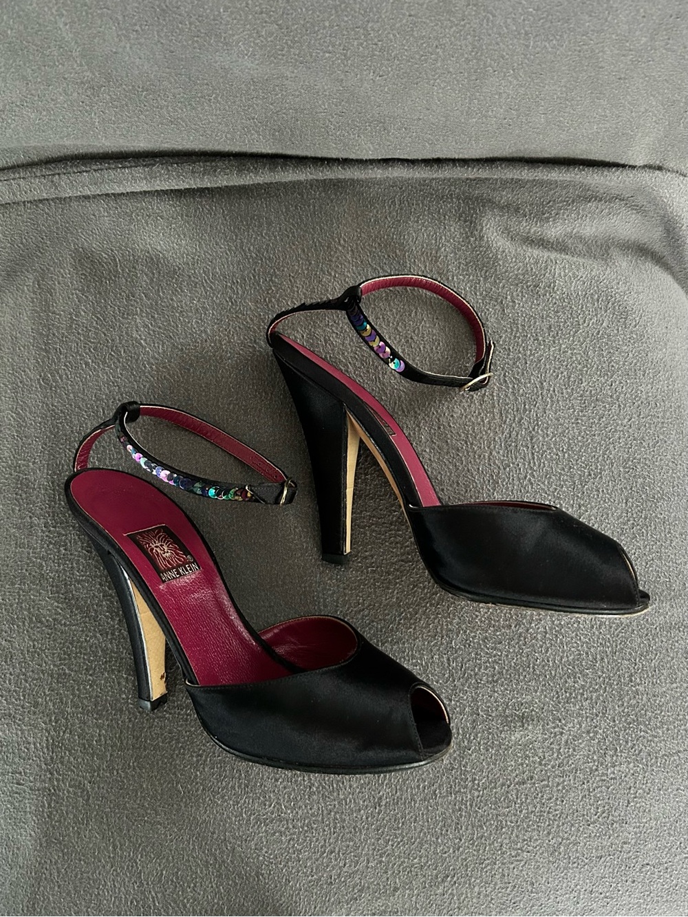 Vtg Anne Klein Black Satin Iridescent Sequin Ankle Strap Pumps Heels 6M Italy